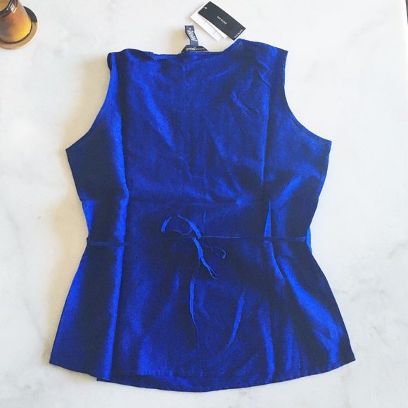 New Banana Republic blue silk blend sleeveless top - Picture 2 of 3